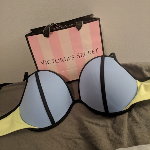 Victoria's Secret Other - 34DD Victoria's Secret bikini top